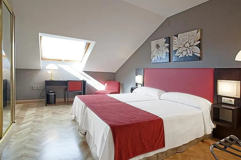 General view, Hostal Carlos III, Madrid