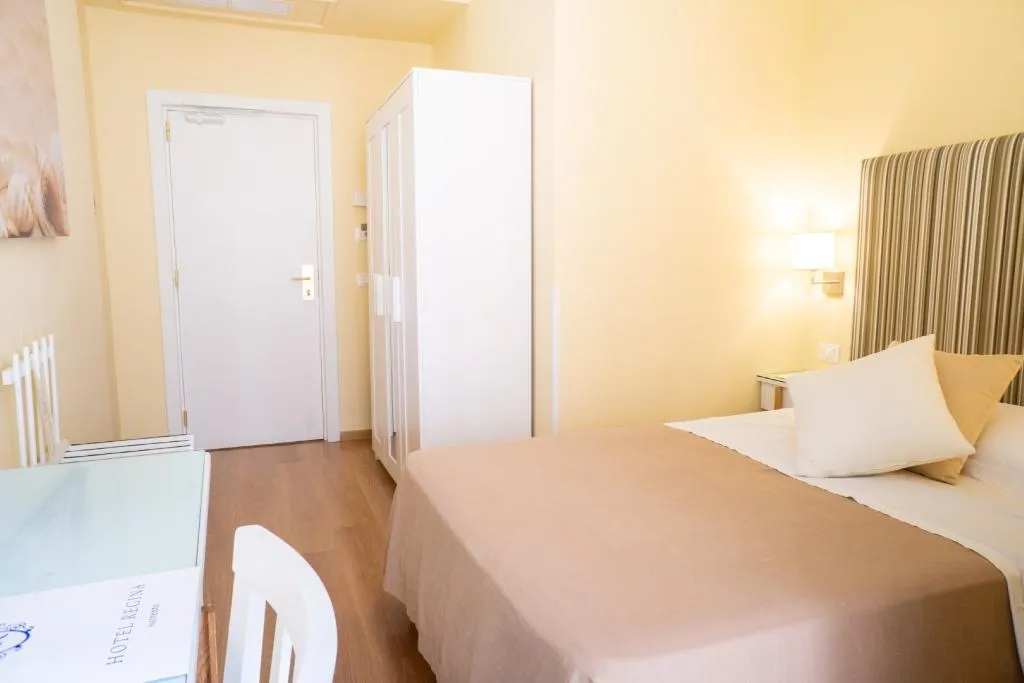 SINGLE STANDARD Room, Hotel Regina Sorrento, Naples