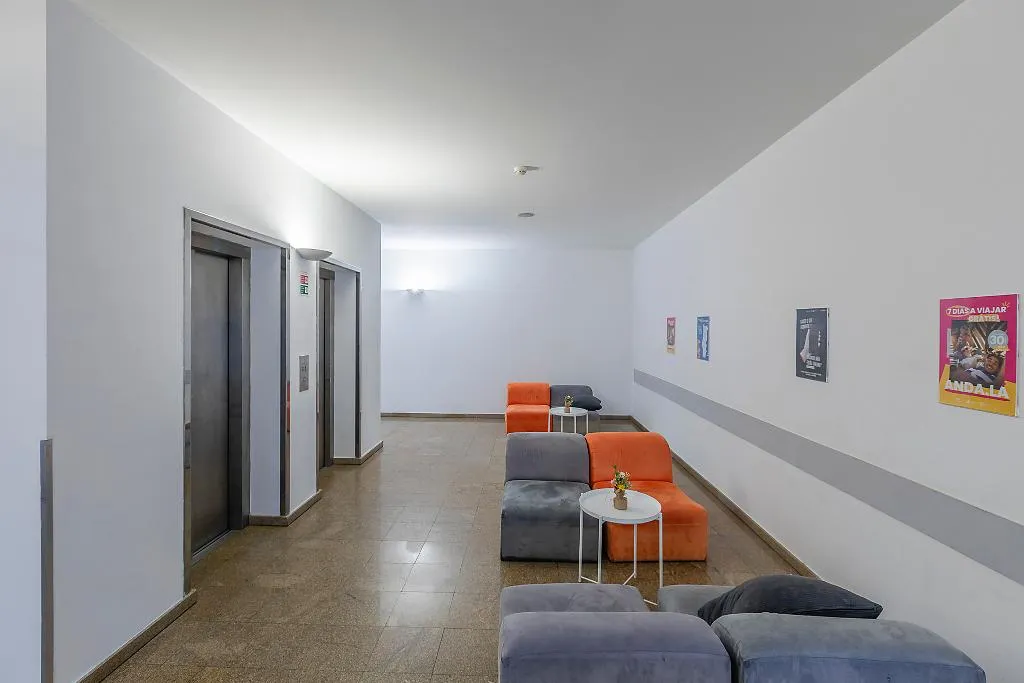Lobby, HI Porto - Youth Hostel, Porto