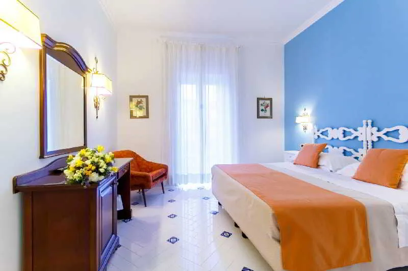 Room, Villa Di Sorrento, Naples