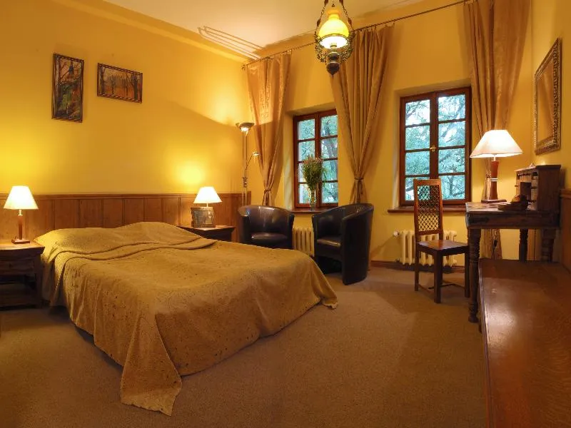 Room, Dom Casimi, Krakow