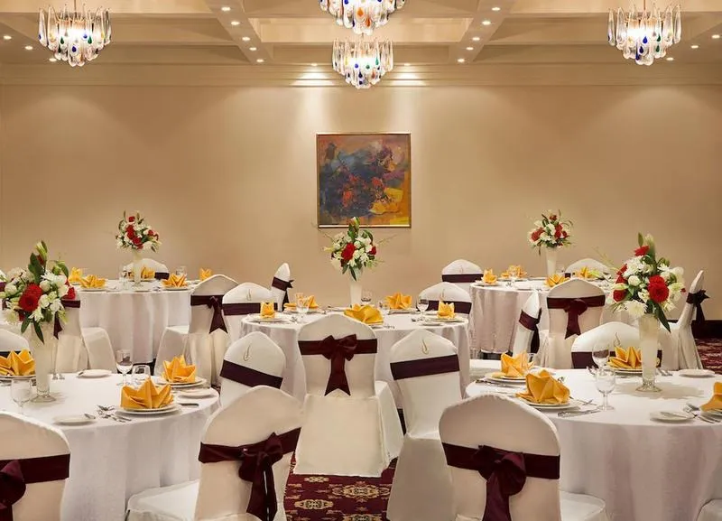 Restaurant, City Seasons Suites Dubai, Dubai