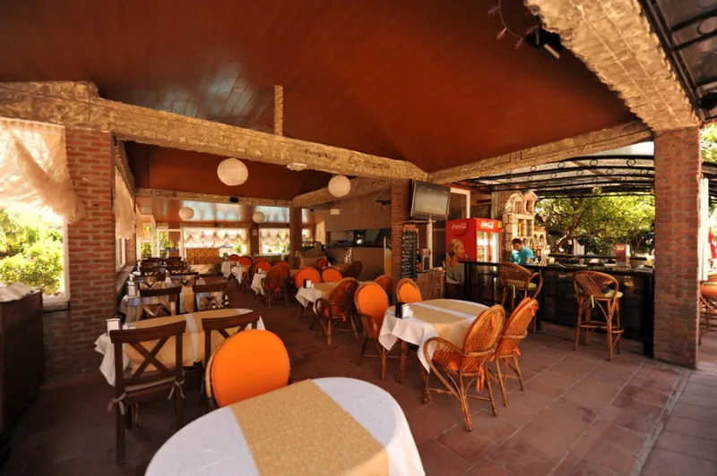 Bar, Mavi Belce, Dalaman