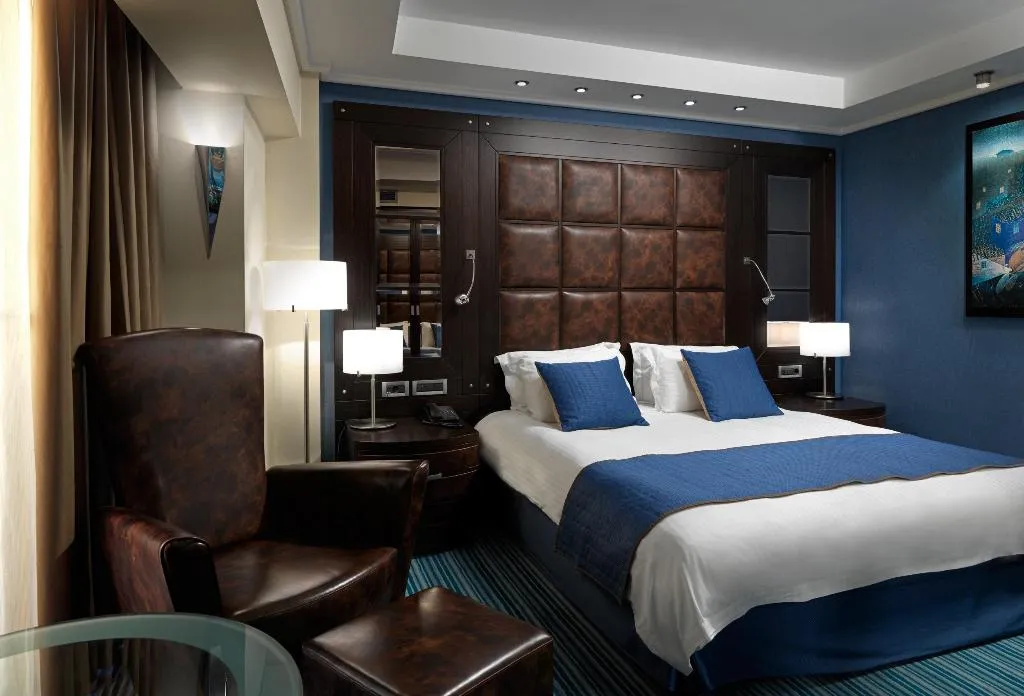 SUITE KING SIZE BED Room, Crowne Plaza Athens, Athens
