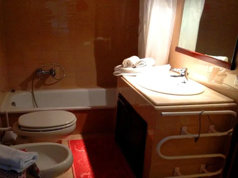 Room, Antonhouse, Alghero