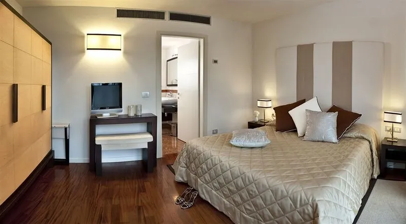 SUITE DELUXE Room, Eden Rock Resort, Florence