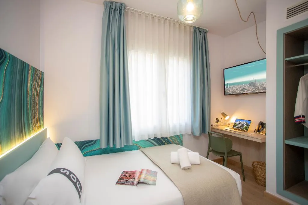 DOUBLE ECONOMY Room, Casual Colours Barcelona, Barcelona