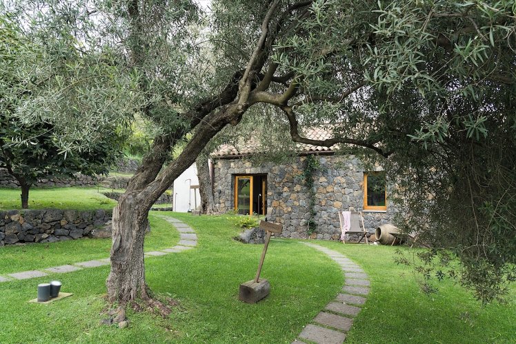 Monaci delle Terre Nere, Palermo