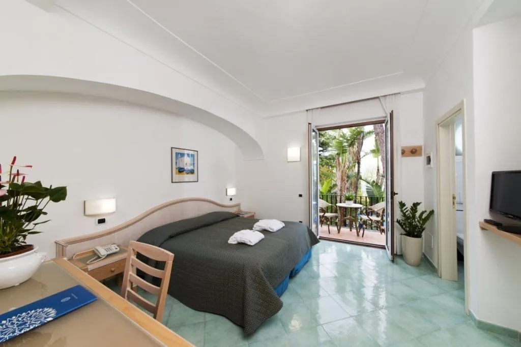TRIPLE STANDARD Room, Terme Floridiana, Naples