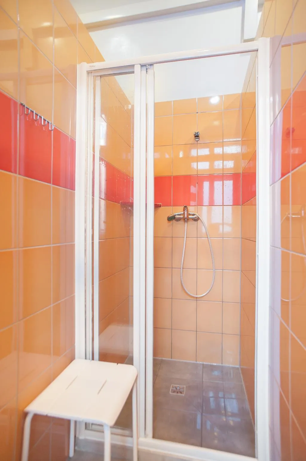Bed in dormitory CAPACITY 8 WITH SHARED BATHROOM Room, Dizzy Daisy Hostel, Krakow