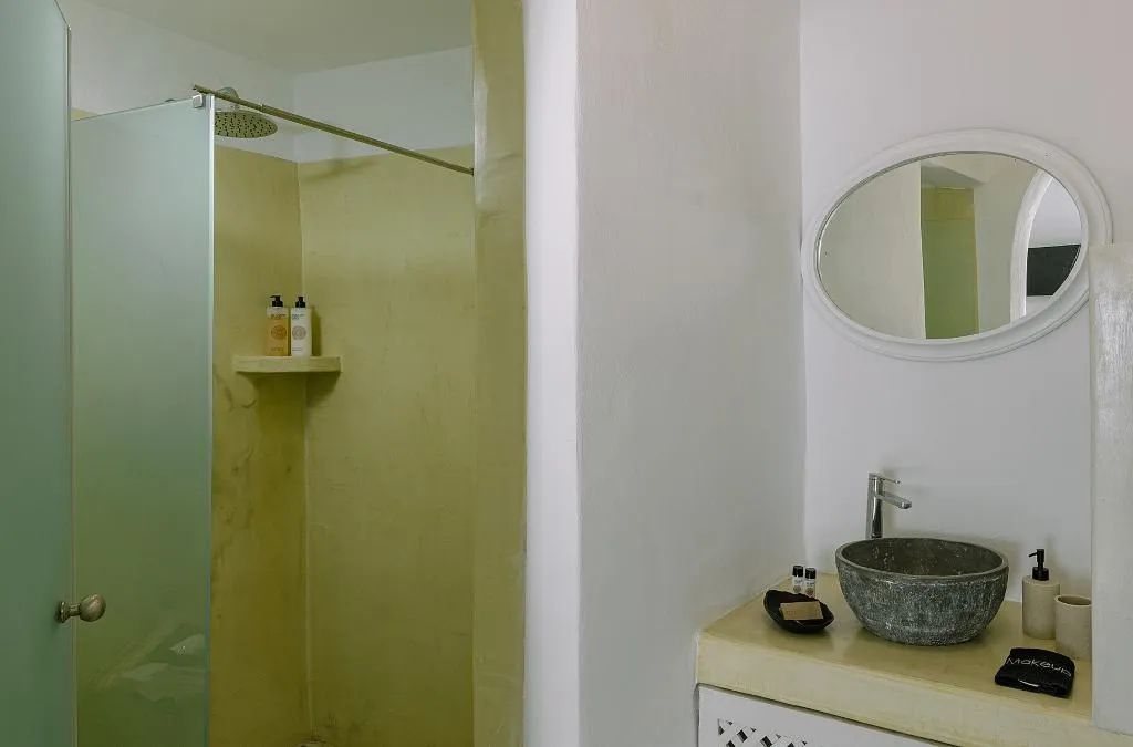 DOUBLE WITHOUT BALCONY Room, Afroessa Hotel, Santorini