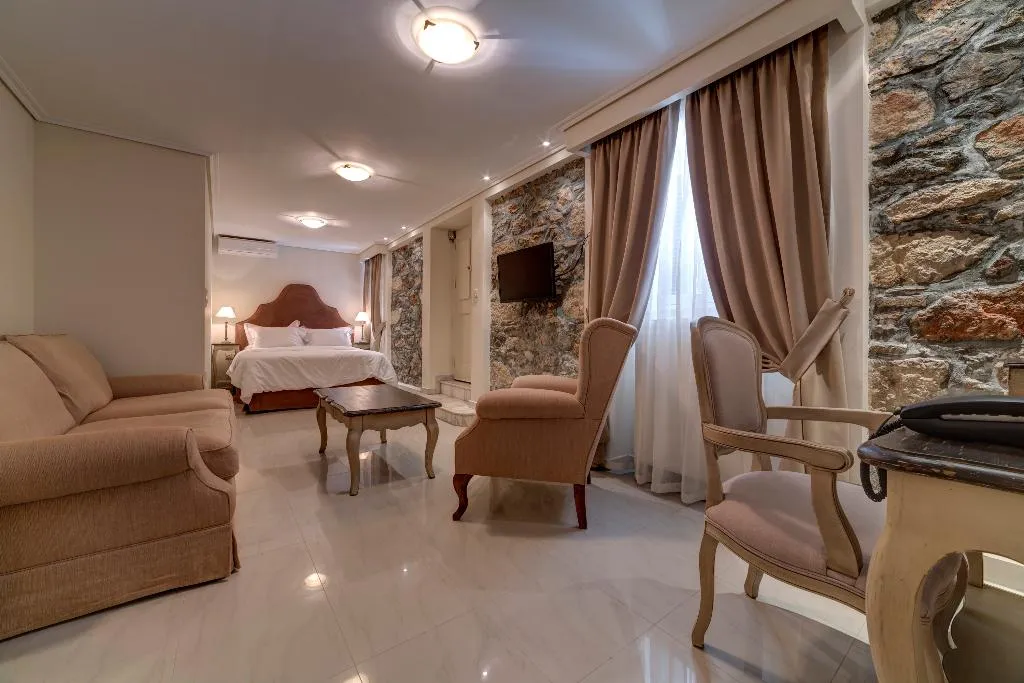 SUITE STANDARD Room, Home & Poetry, Athens