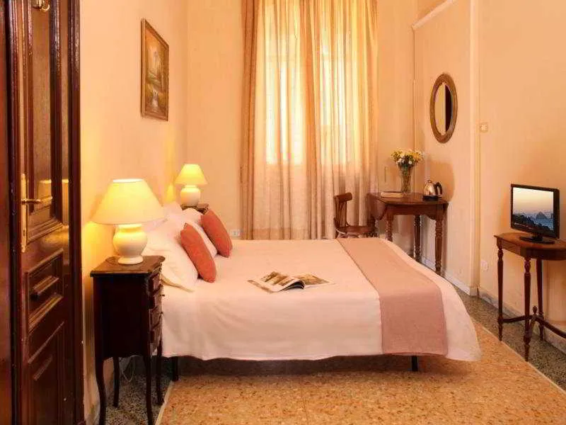 Room, Prince of Navona, Rome