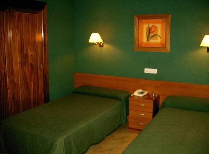 Room, Zodiaco, Andalucia
