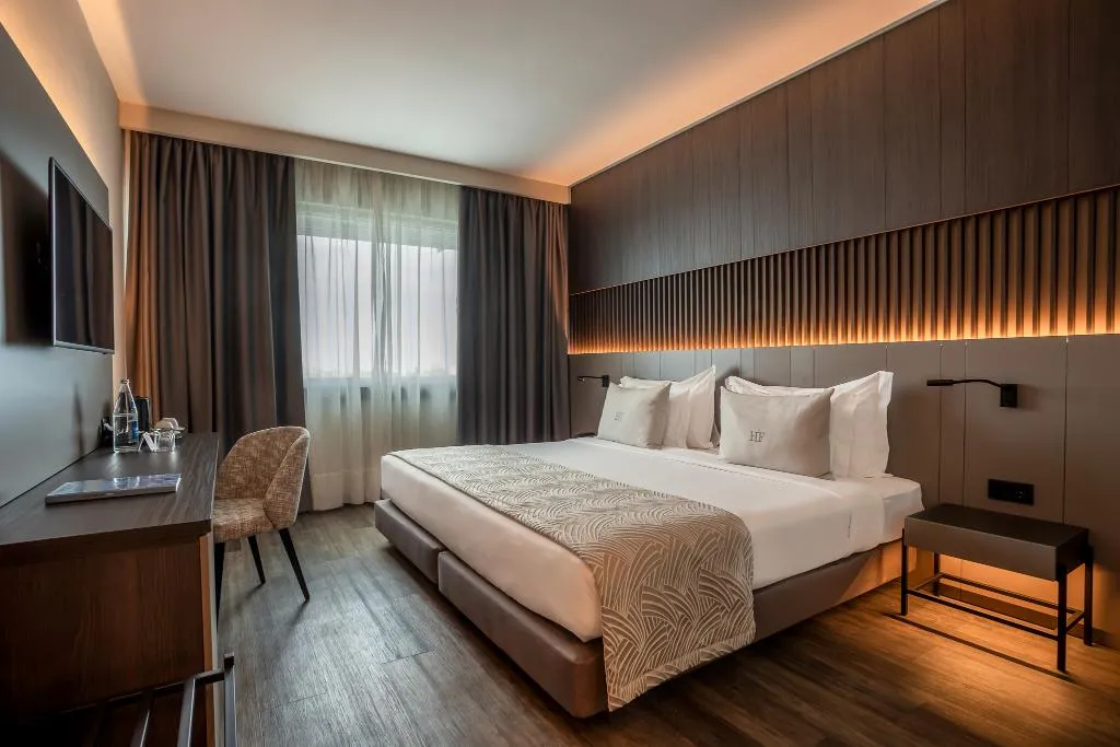 DOUBLE KING SIZE BED Room, HF Ipanema Porto, Porto