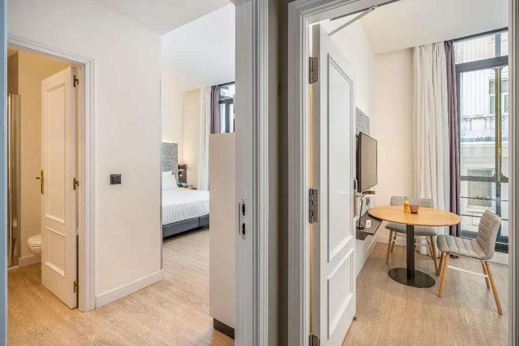 Double or Twin CONNECTING ROOM Room, Innside Madrid Gran Via, Madrid