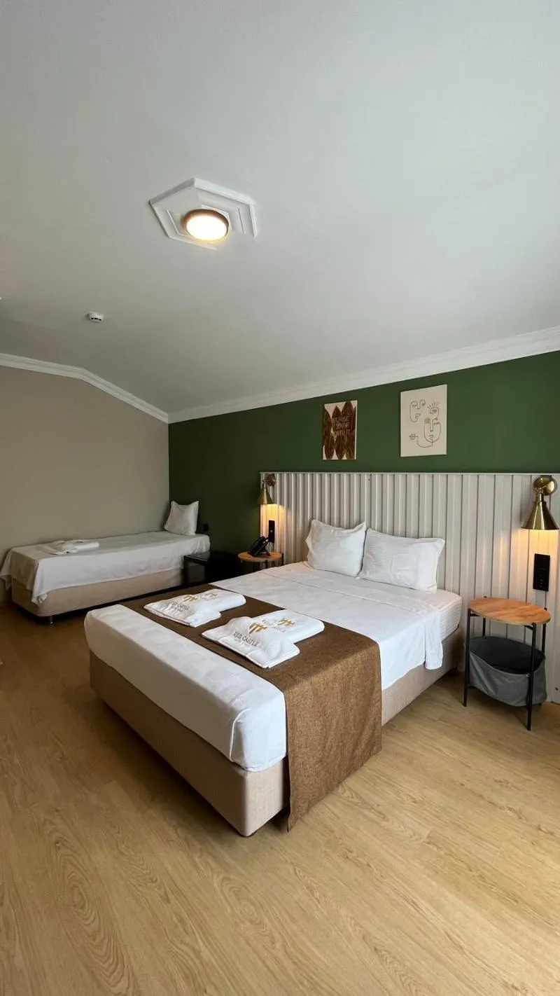 TRIPLE Accessible Room, Red Castle Hotel and Pub, Antalya