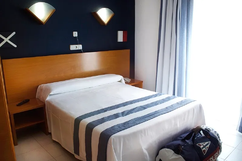 SINGLE STANDARD Room, Els Pins, Costa Brava