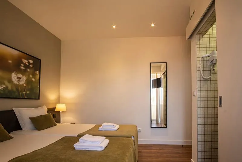 TWIN BASIC Room, Riversuites, Porto