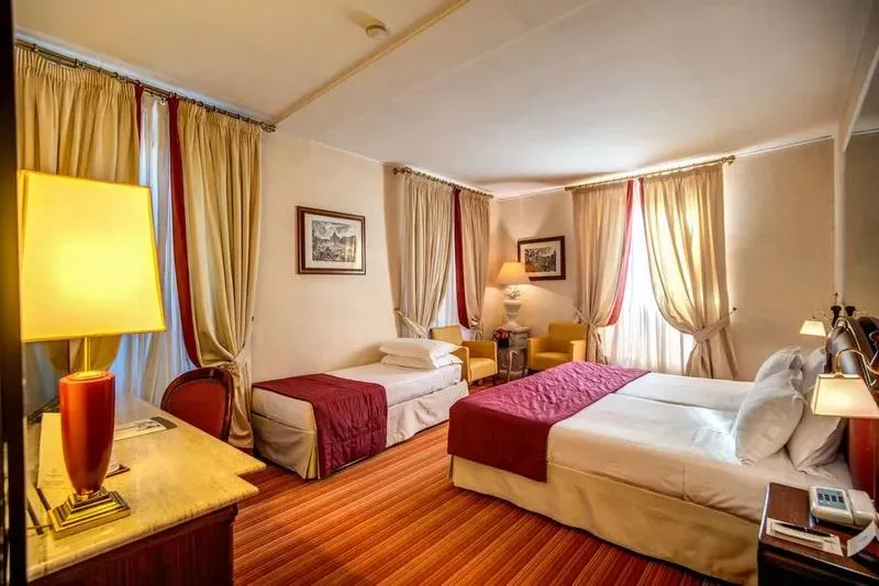 TRIPLE STANDARD Room, Colonna Palace, Rome
