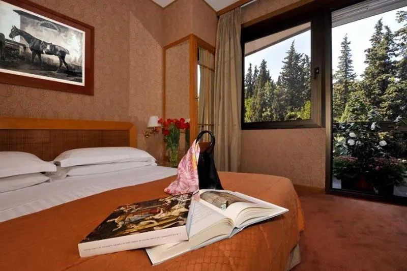 Room, Polo, Rome