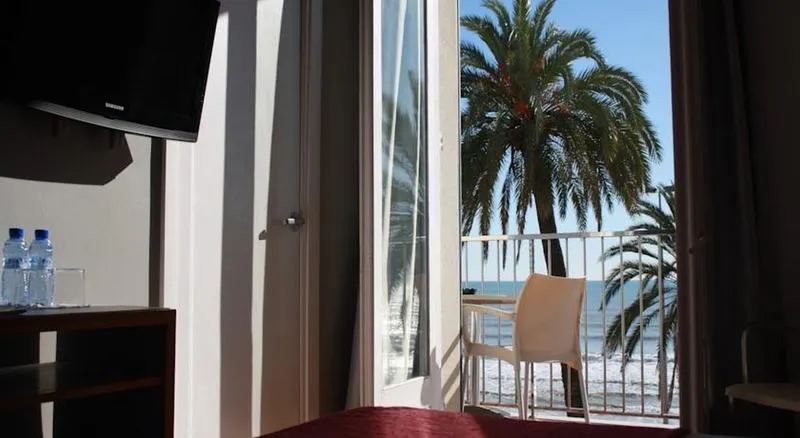Room, Subur, Costa Brava