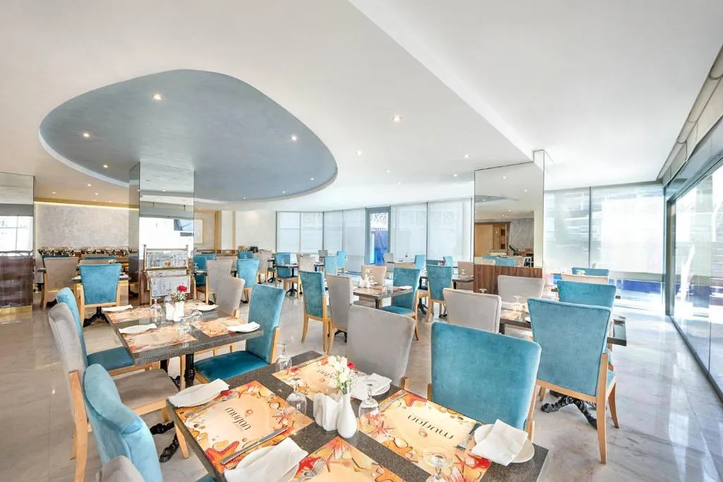 Restaurant, Social Hotel, Dubai