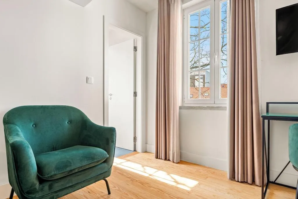 Room, Jardim Da Lapa By Shiadu, Lisbon