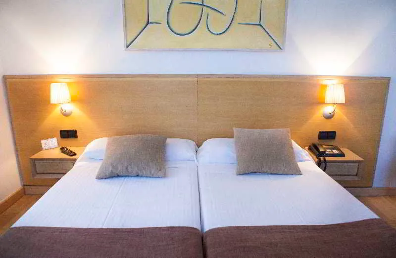 Room, Miau, Madrid