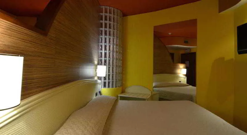 Room, Welcome Hotel, Milan
