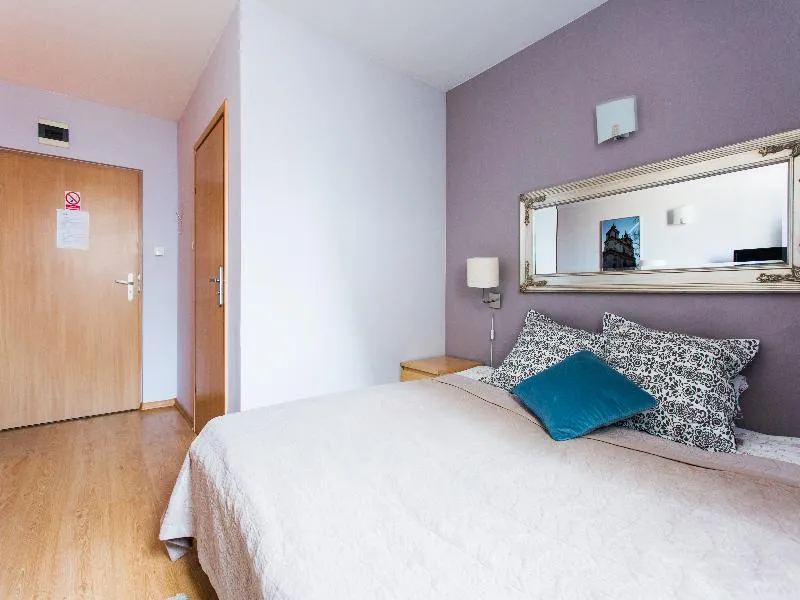 DOUBLE STANDARD Room, Apartwawel, Krakow