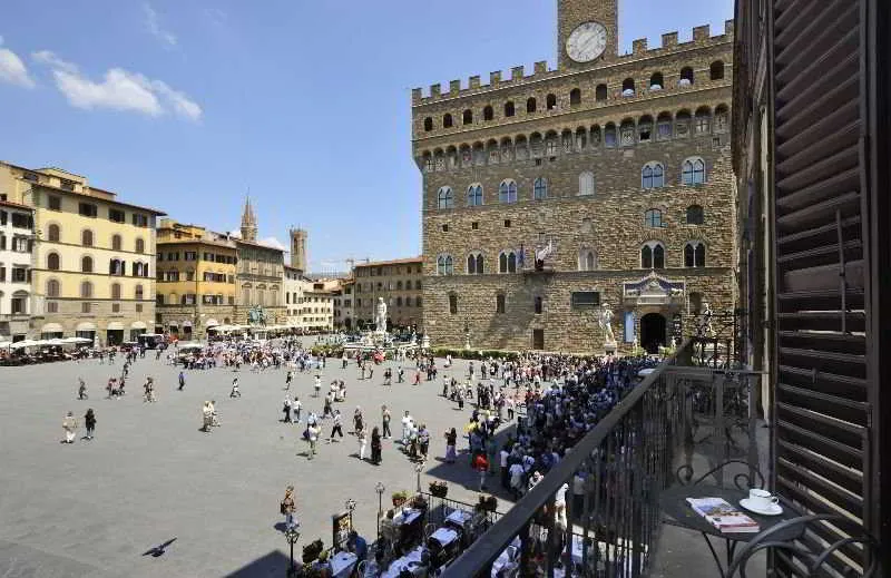 Terrace, Art and Luxury Apartment, Florence