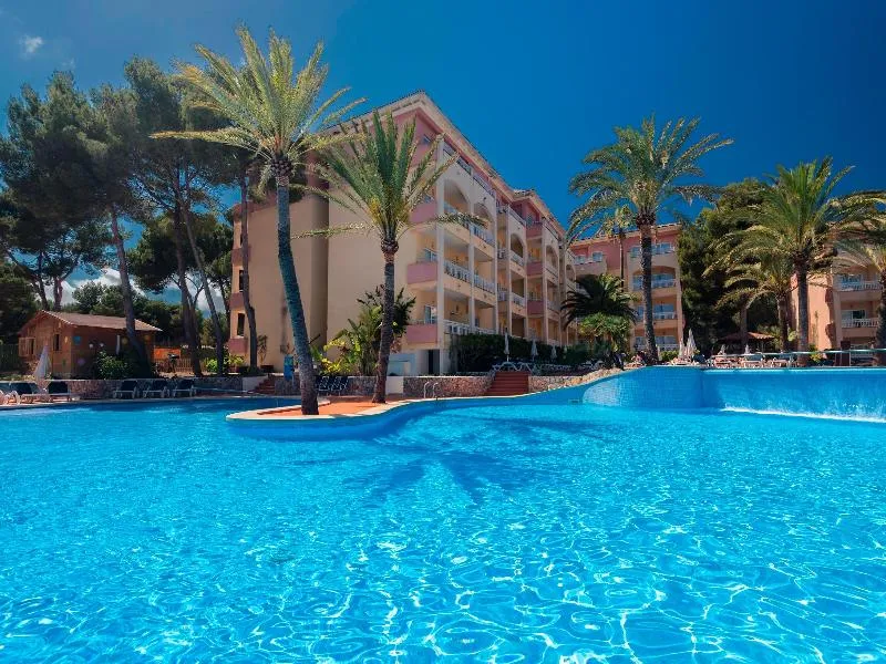 Pool, Green Garden, Majorca