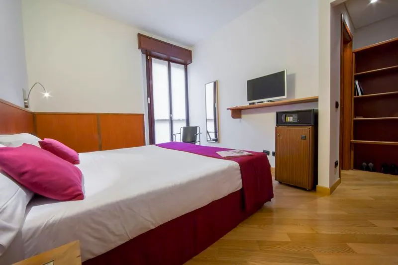 DOUBLE SINGLE USE STANDARD Room, Sonder Missori, Milan