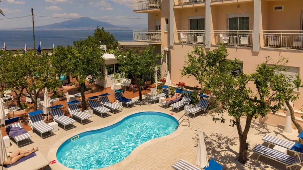 Pool, Hotel Regina Sorrento, Naples