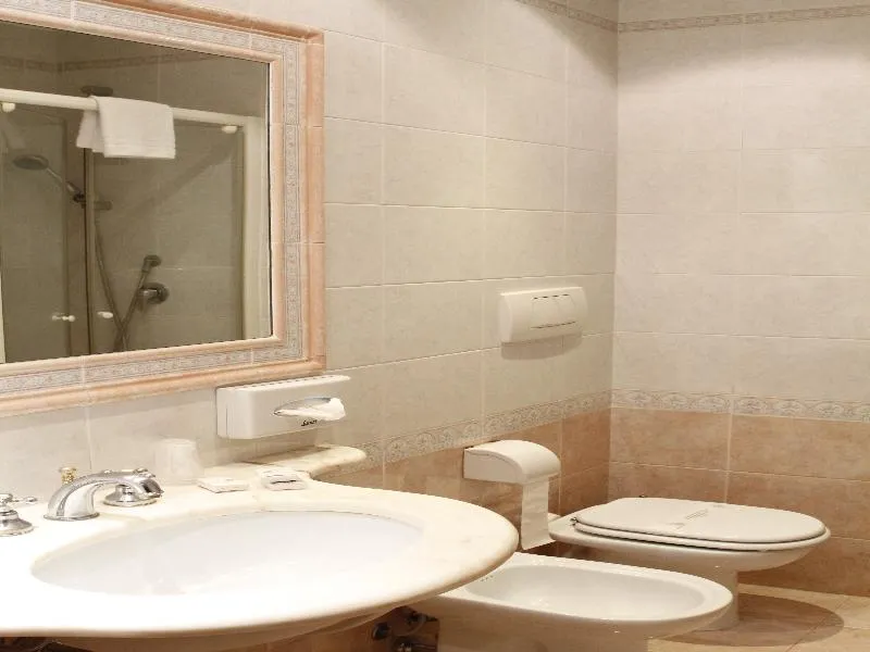 Room, Pace Helvezia, Rome
