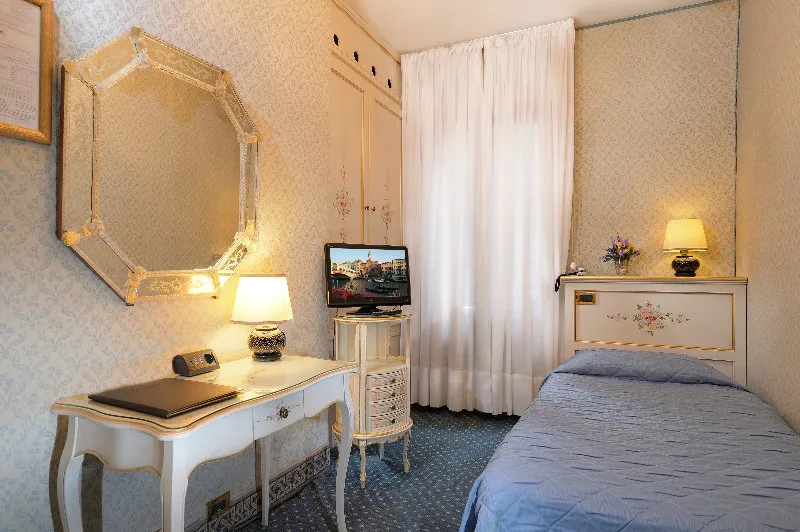 Room, Rialto Hotel, Venice