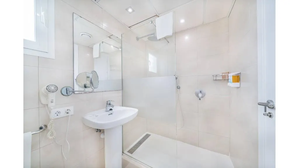 APARTMENT STANDARD Room, Flora, Majorca