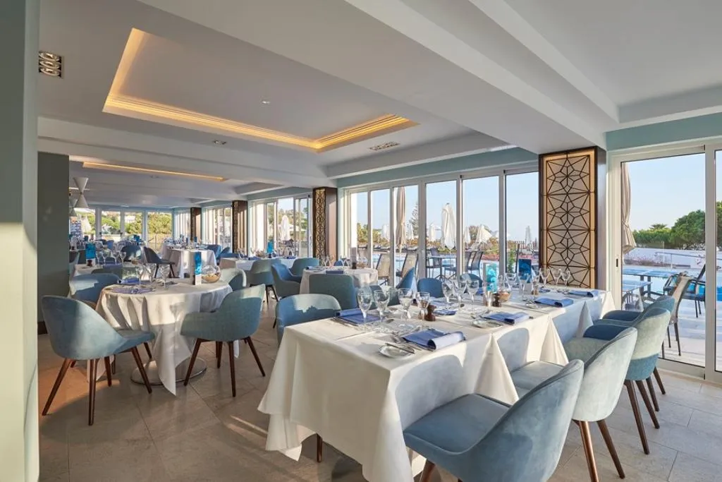 Restaurant, Dona Filipa Hotel, Algarve