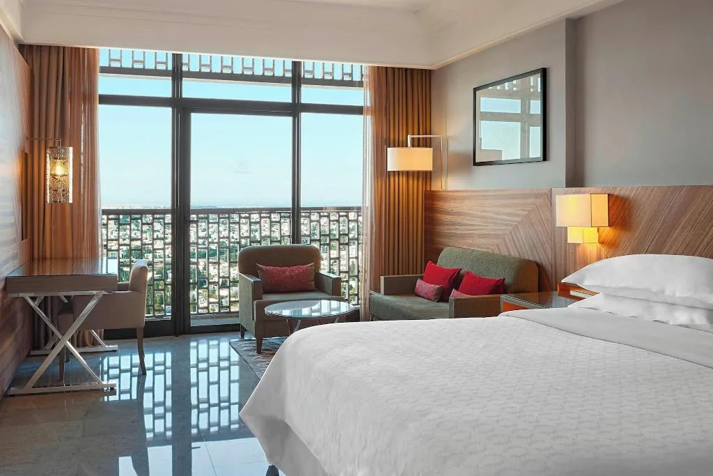 DOUBLE DELUXE KING BED Room, Sheraton Tunis, Tunisia