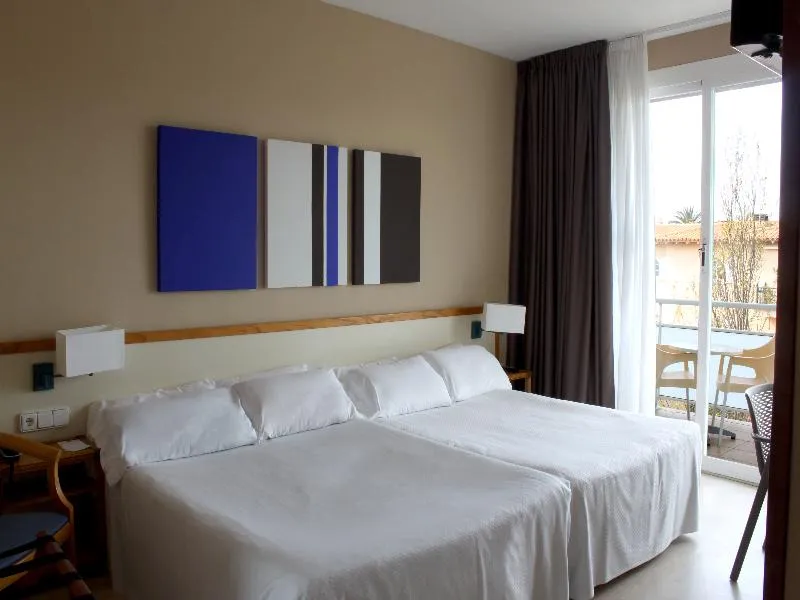DOUBLE SINGLE USE STANDARD Room, Subur Maritim, Costa Brava