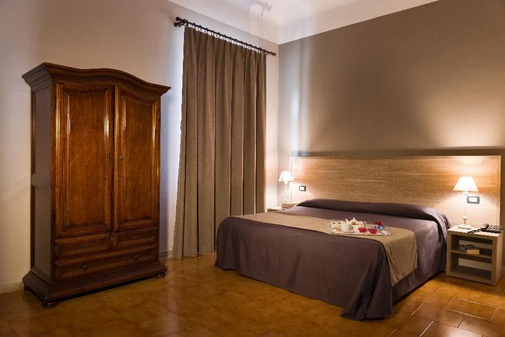 DOUBLE STANDARD Room, Villa Esperia, Palermo