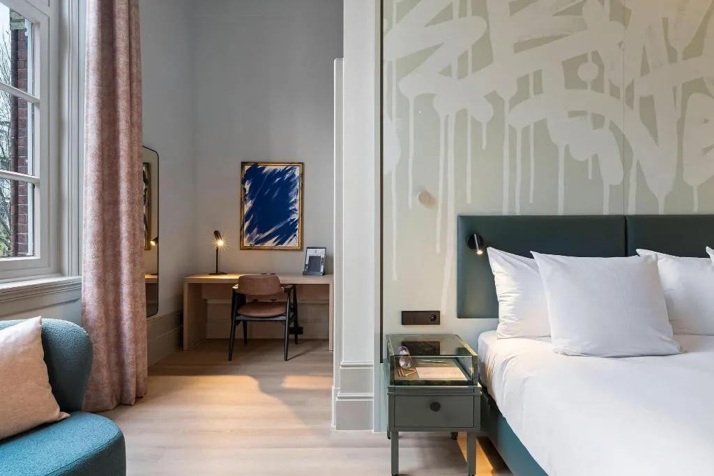 DOUBLE SUPERIOR QUEEN BED Room, College Hotel Amsterdam, Autograph Collection, Amsterdam