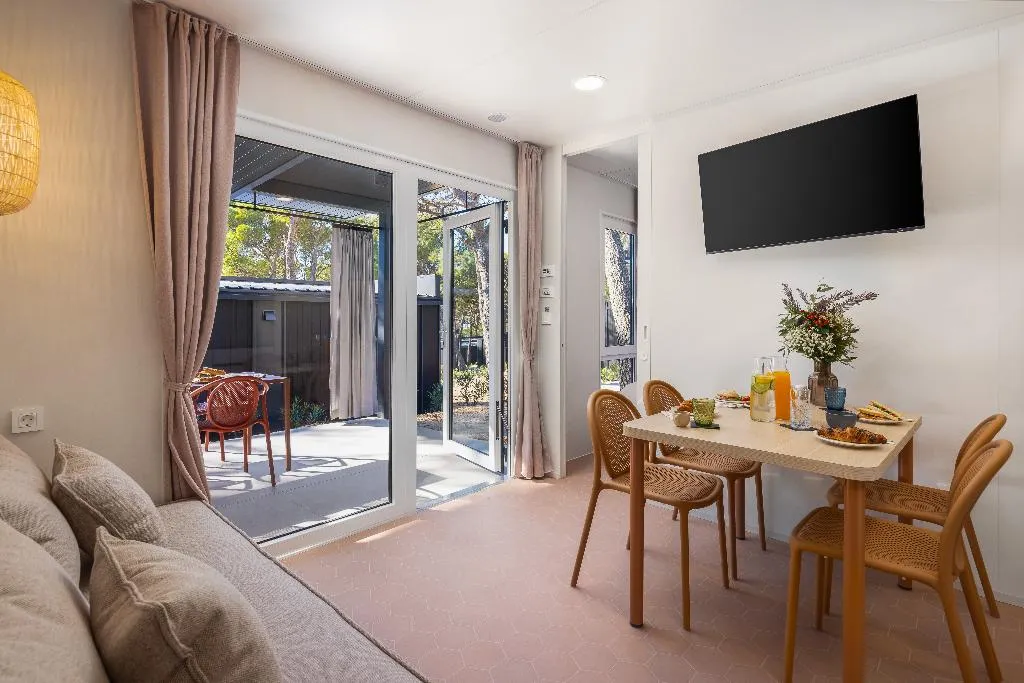 MOBILE HOME PREMIUM Room, Pinadria Camping Resort, Split