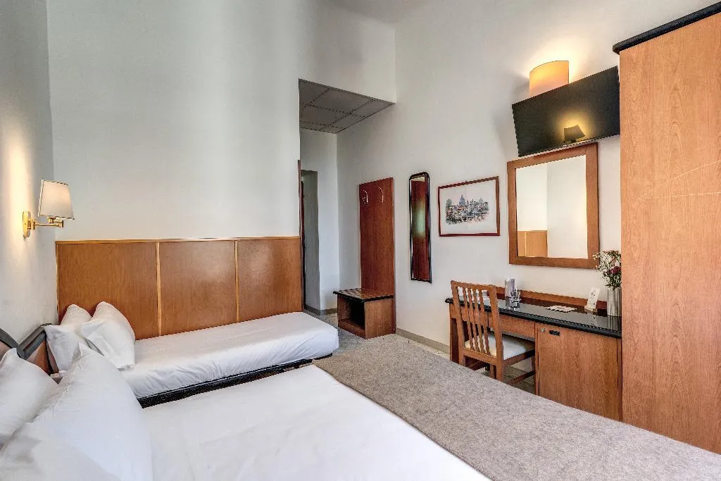 TRIPLE STANDARD Room, Sonya, Rome