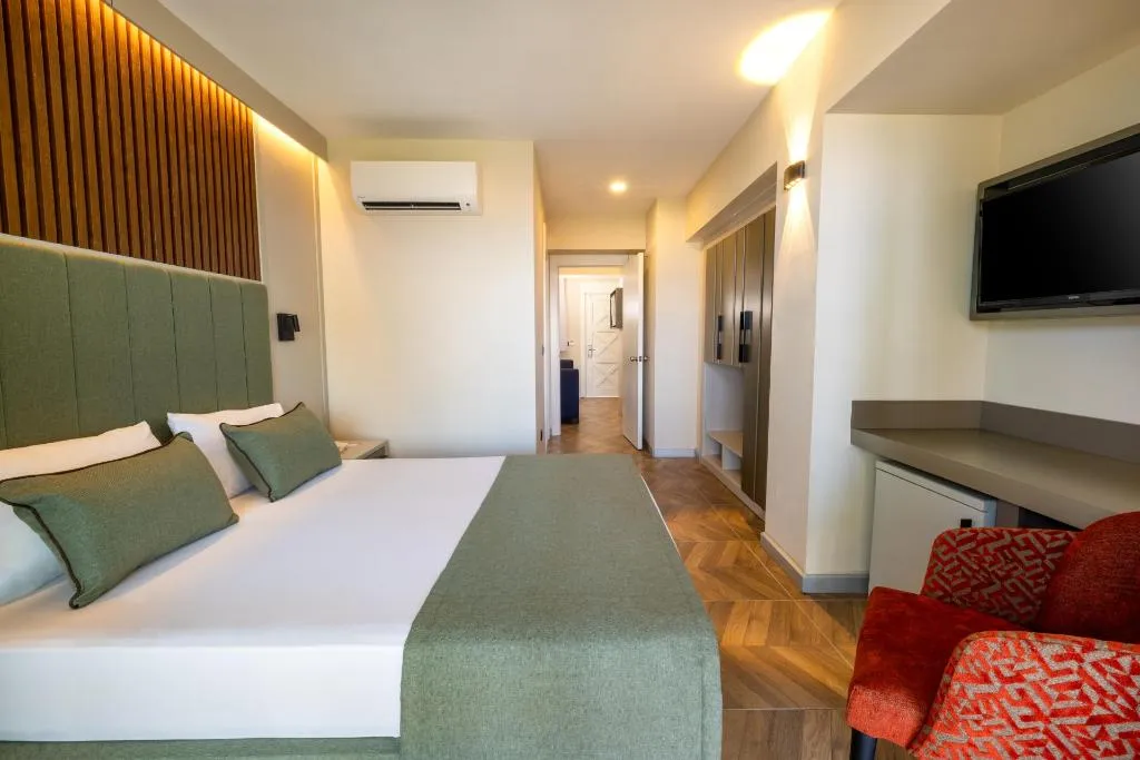 Room, Crystal Flora Pearl Collection, Antalya
