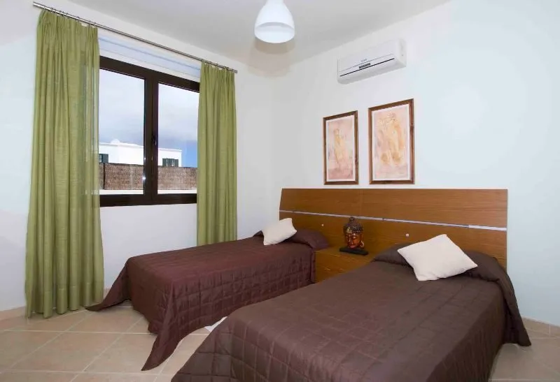 VILLA CAPACITY 6 THREE BEDROOM Room, Ereza Villas las Buganvillas, Lanzarote
