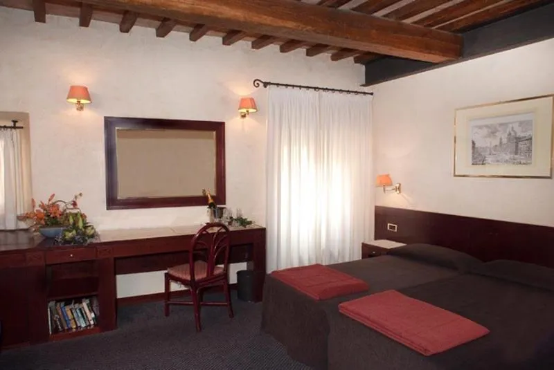 Room, Accademia, Rome