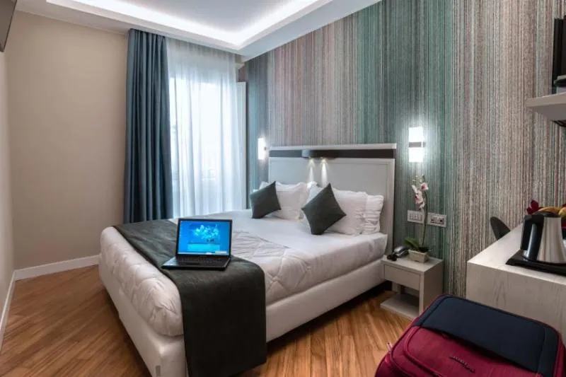 FAMILY ROOM STANDARD Room, Memphis, Rome