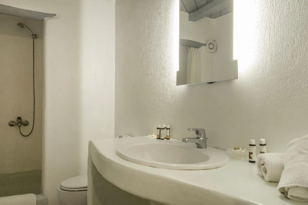 JUNIOR SUITE GARDEN VIEW Room, Nama Villas, Mykonos
